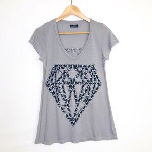 Lauren Moshi Gray Barbwire V-neck graphic T-shirt